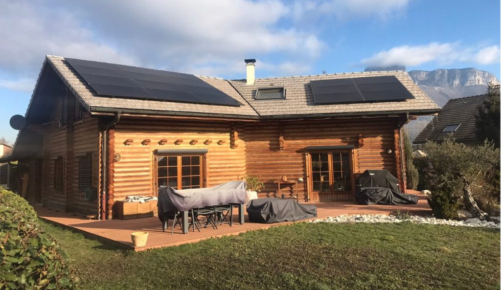 photo d'une installation en Haute-Savoie réalisée par Avenir Solaire Concept, powered by Solarock